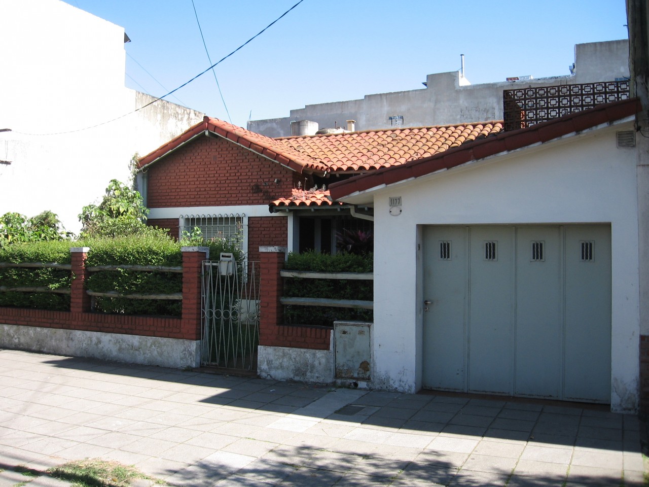 CASA DE 4 AMBIENTES, GARAGE, PATIO Y TERRAZA  (VILLA MAIPU-SAN MARTIN)