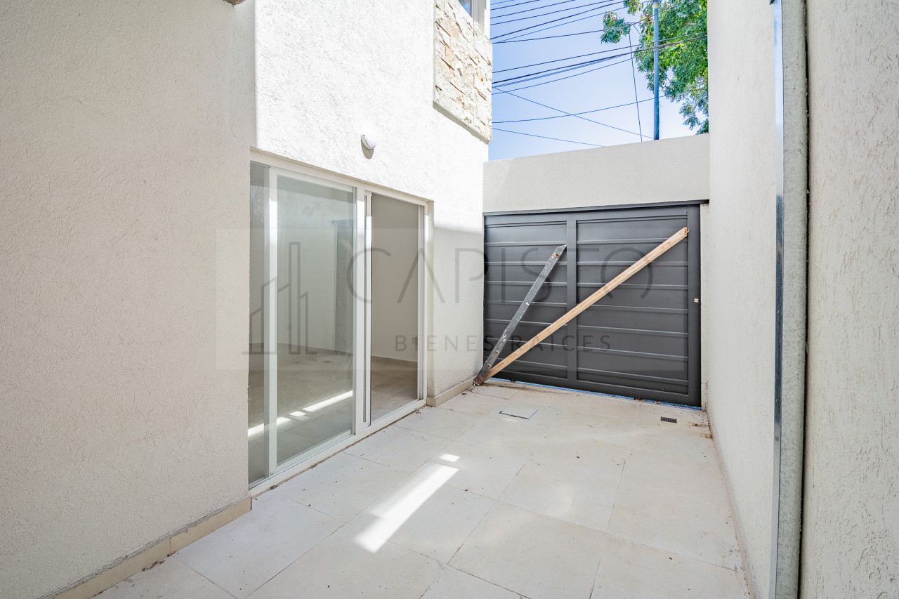 Garage/Patio